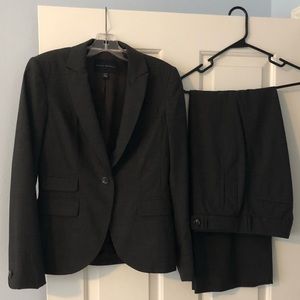 Banana Republic suit - size 6